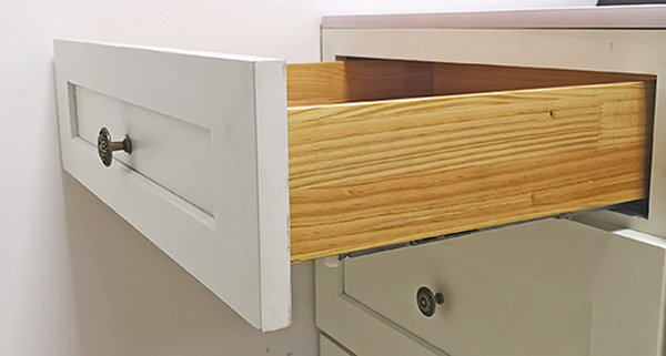 https://www.yangli-sh.com/silent-soft-close-undermount-hidden-drawer-slide-full-extension-with-front-clips-product/